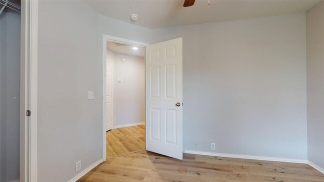 Building Photo - 1103 Sun Prairie Dr