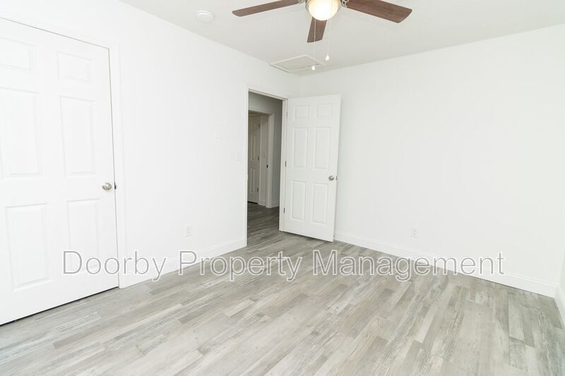 Building Photo - 4831 Bonny Lake Ln