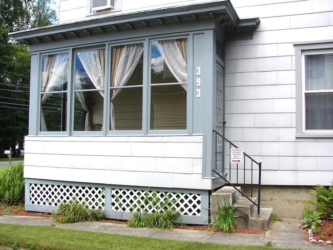 Building Photo - 393 Plainville Ave