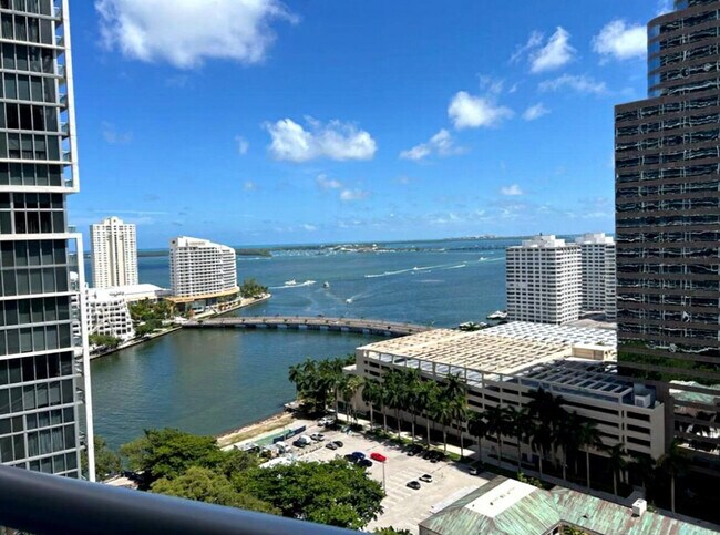 Building Photo - 485 Brickell Ave