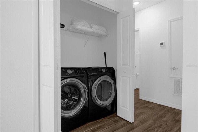 Building Photo - 97 N Goldwyn Ave