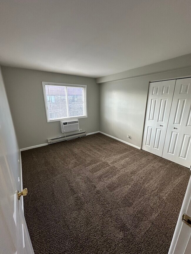 Building Photo - 5728 W 128th St