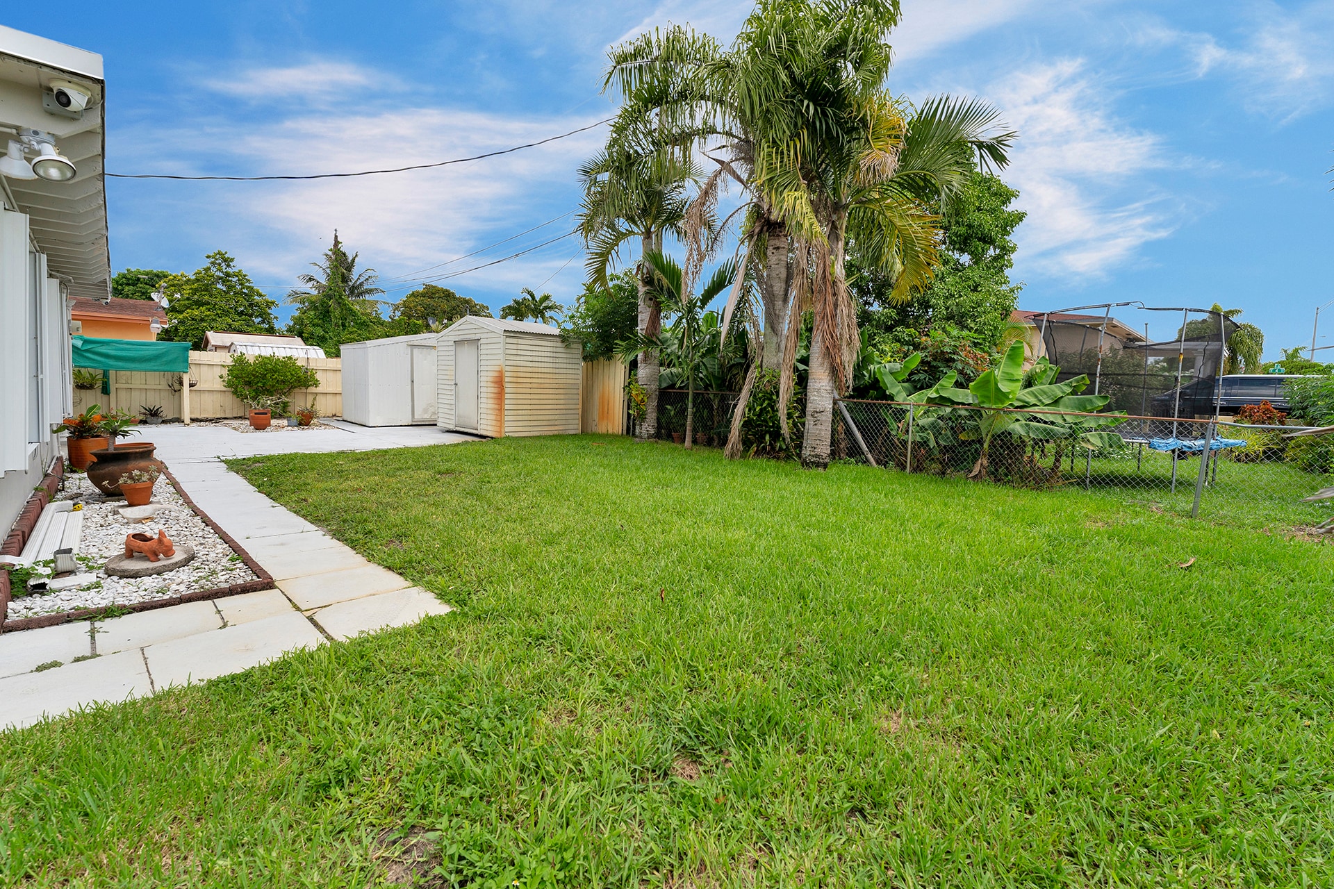 Building Photo - 361 SE 6th Ave