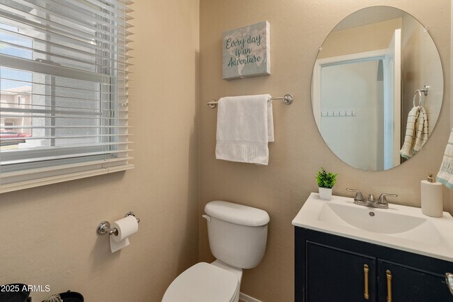 Building Photo - 2331 E Sunland Ave