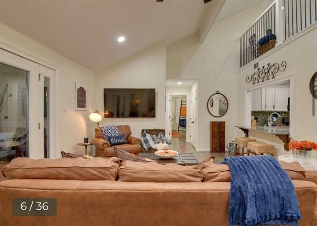 Building Photo - 520 W Bluff St