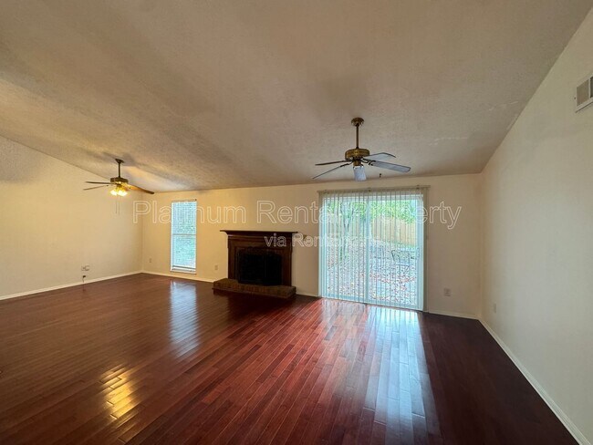 Building Photo - 1295 Taylor Oaks Dr