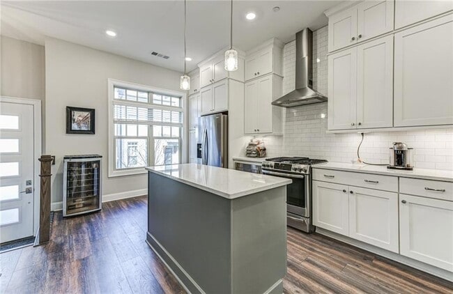 Building Photo - 4321 Parkside Pl