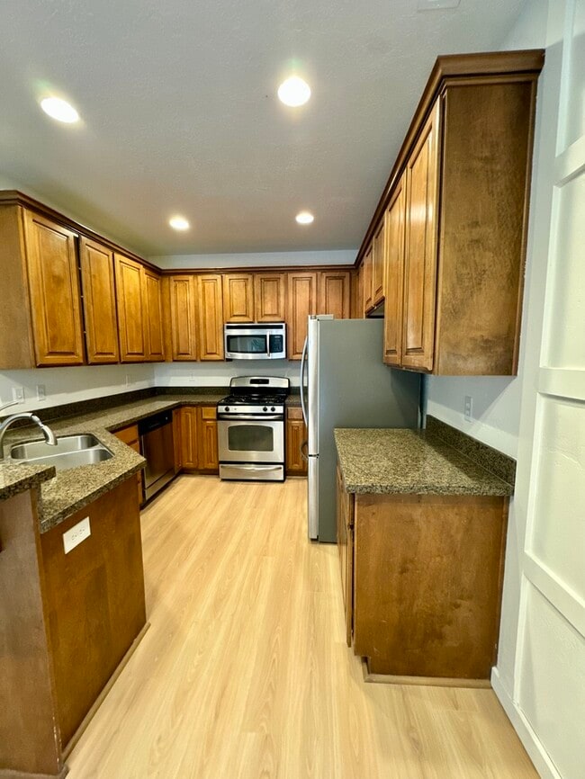 Building Photo - Your Next Home Awaits!