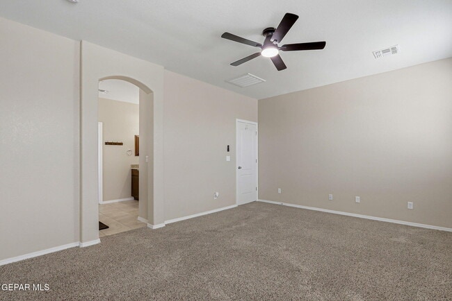 Building Photo - 14458 Vincent Kalel