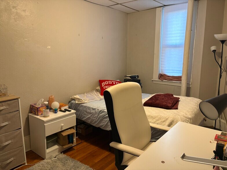 Building Photo - 1066 Commonwealth Ave