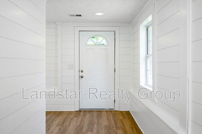 Building Photo - 4013 S 2nd St