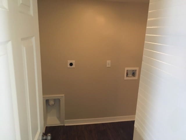 Building Photo - 193 King Arthur Court