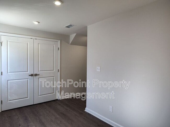 Building Photo - 8031 Sinnet Pl