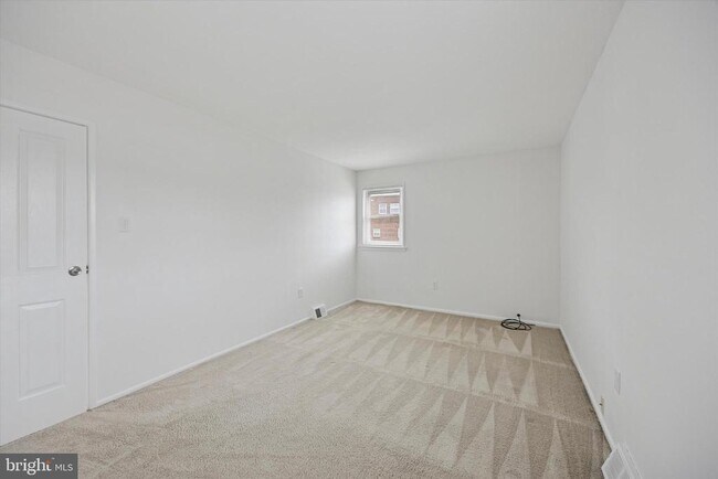 Building Photo - 4000 Lyman Dr