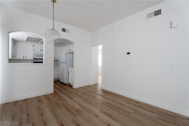 Building Photo - 356 Seine Way