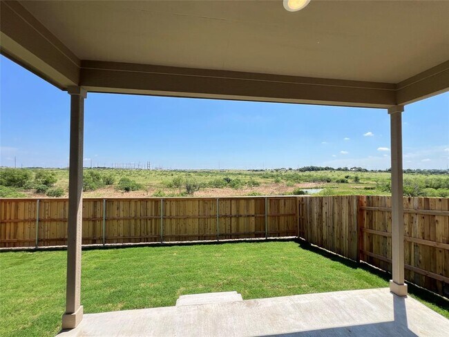 Building Photo - 561 Papaya Dr