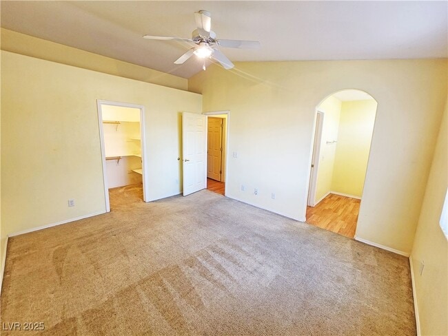 Building Photo - 960 Lone Pine Rd