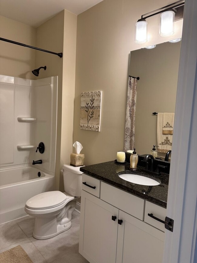 Building Photo - Beautiful 4 Bedroom Single Family Home