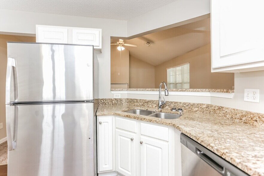 Building Photo - 3234 Grove Trail