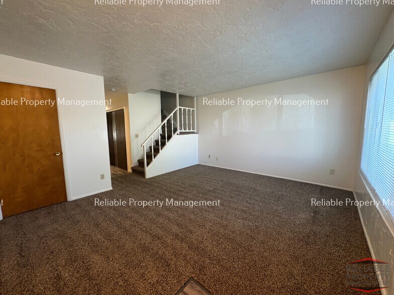 Building Photo - 1515 Laprele St