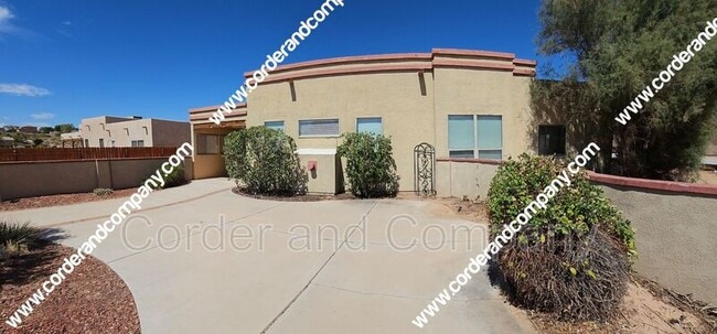 Building Photo - 1416 Monterrey Rd NE