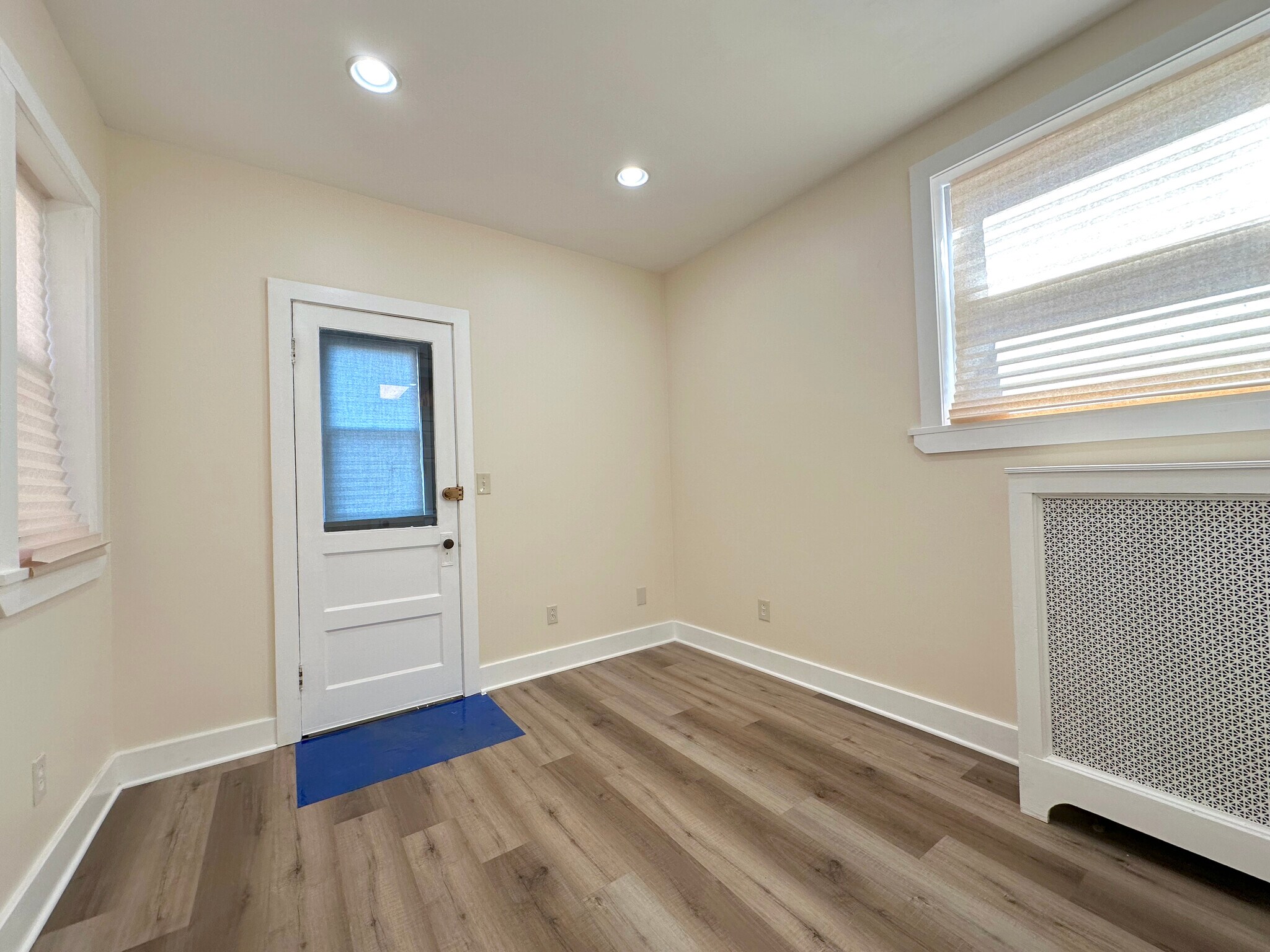 Building Photo - 152 Grand St