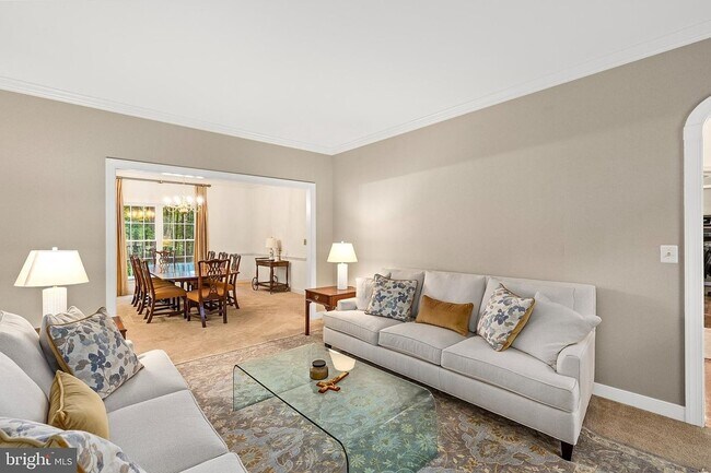 Building Photo - 11000 Farmview Way