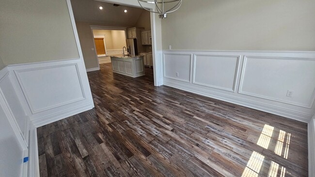 Building Photo - Knights Landing four bedroom home