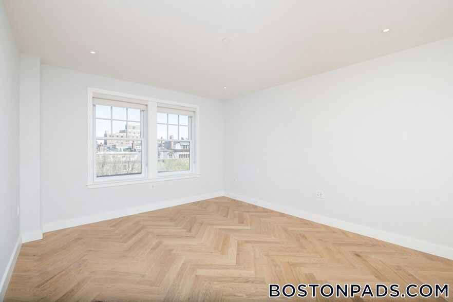 Building Photo - 12 Commonwealth Ave