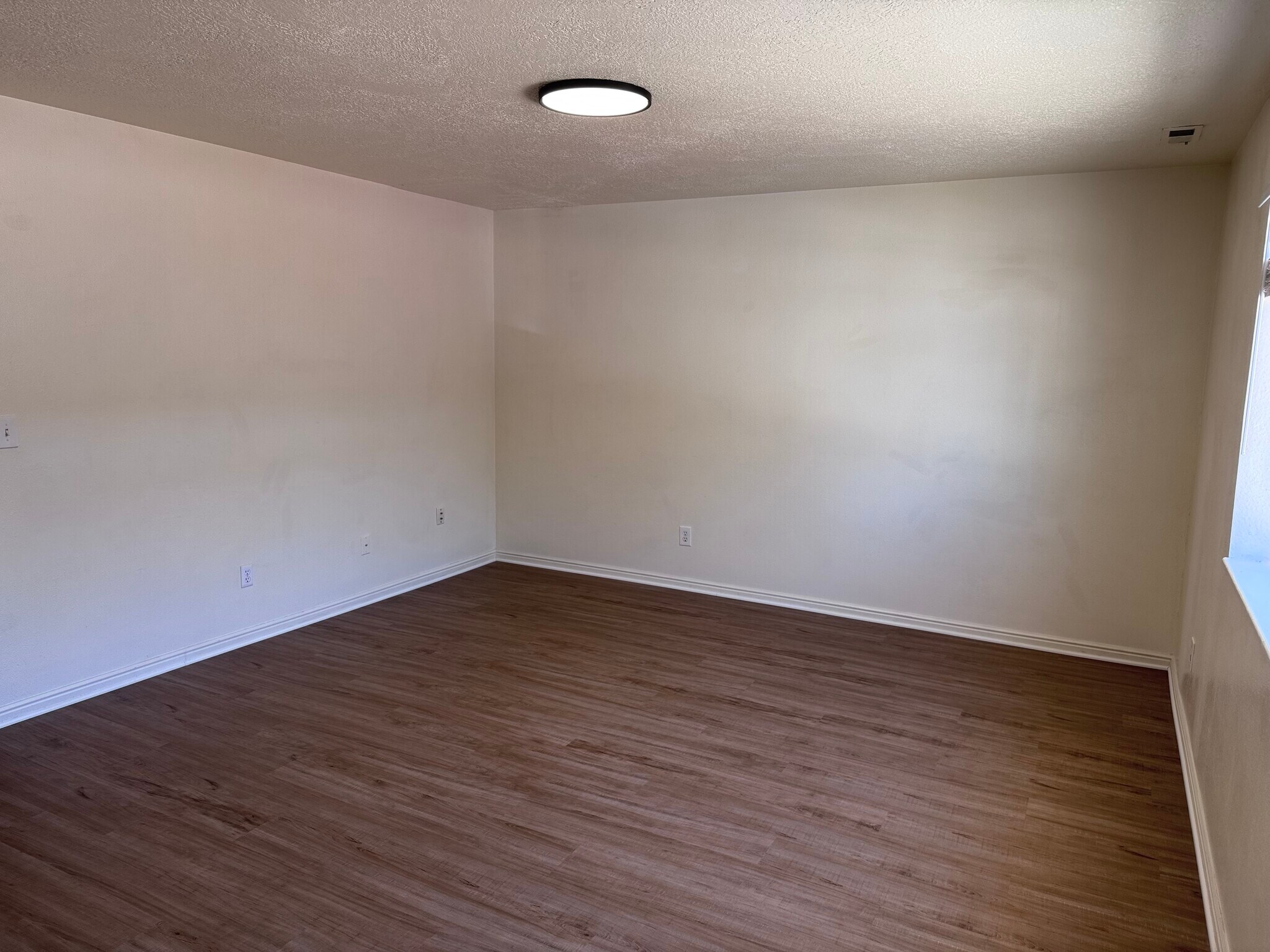 Building Photo - 1392 N 260 W