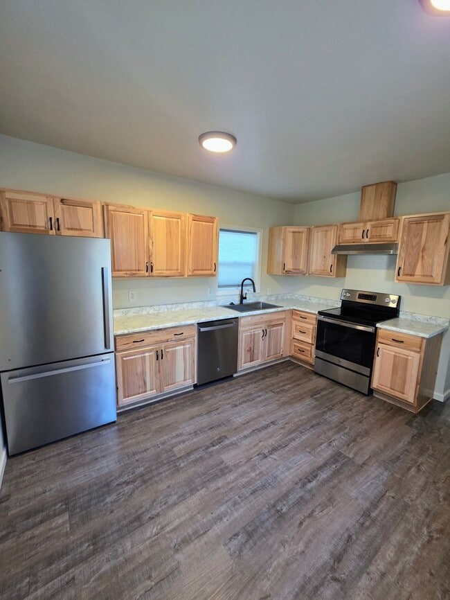 Building Photo - Close to River Access, and Historic Downtown Grants Pass