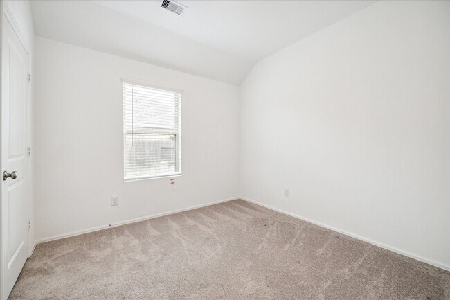 Building Photo - 26626 Daylily Grove St