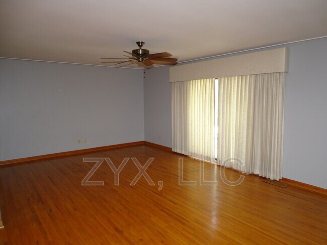 Building Photo - 4829 S Lawton Ave
