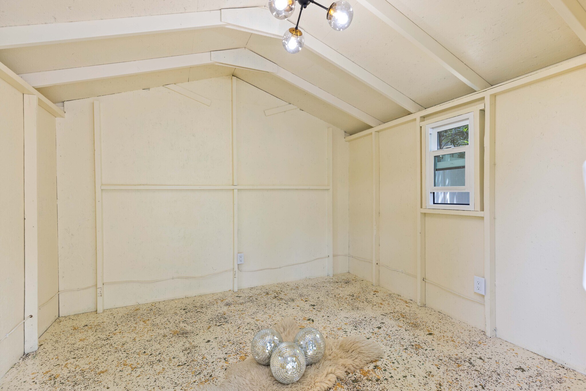 Building Photo - 1942 Chickasaw Ave