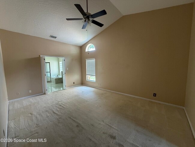 Building Photo - 925 Falls Trail