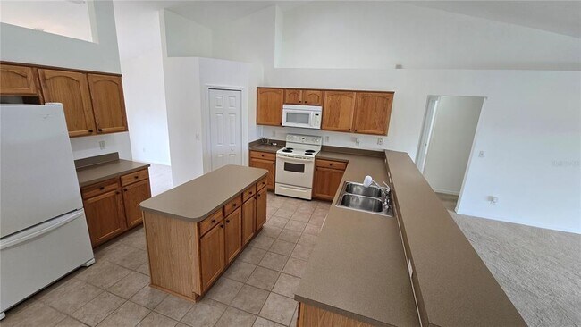 Building Photo - 608 Hatchwood Dr