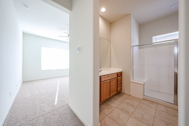 Building Photo - 4 Bedroom Home in Asante Community