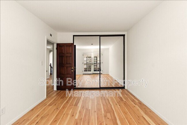Building Photo - 227 S Irena Ave