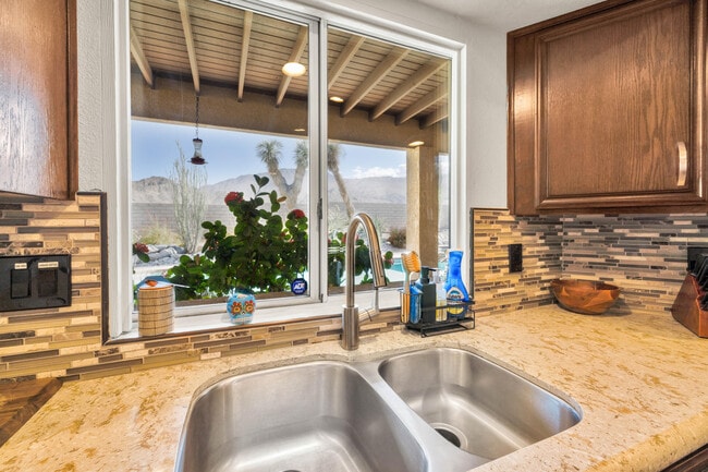 Building Photo - 54965 Avenida Vallejo