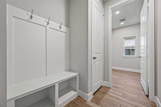 Building Photo - 17371 Merigold Hts Dr