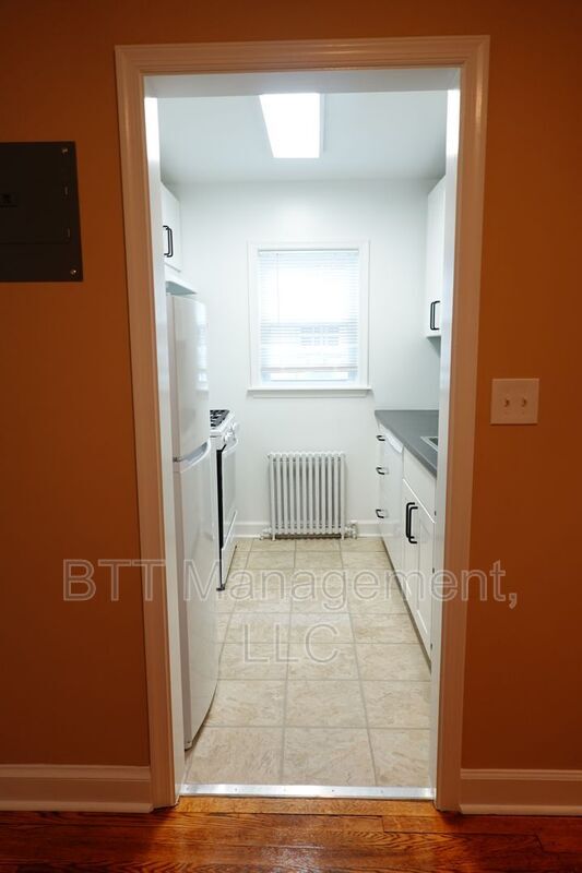 Building Photo - 8406 Greenwood Ave