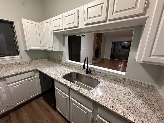 Building Photo - Charming 2 Bed/2 Bath Condo - Mallard Head Subdivision - Spacious Deck - Fireplace - Community Pool