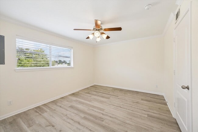 Building Photo - 300 Pecore St