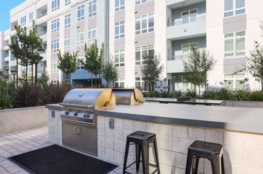 Building Photo - 3093 Broadway-SI FL6-ID701