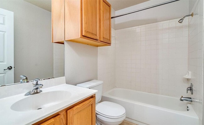 Building Photo - 2901 Rainy River Dr