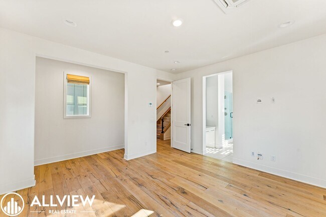 Building Photo - *Limited Move In Special! $1,000 Off First...