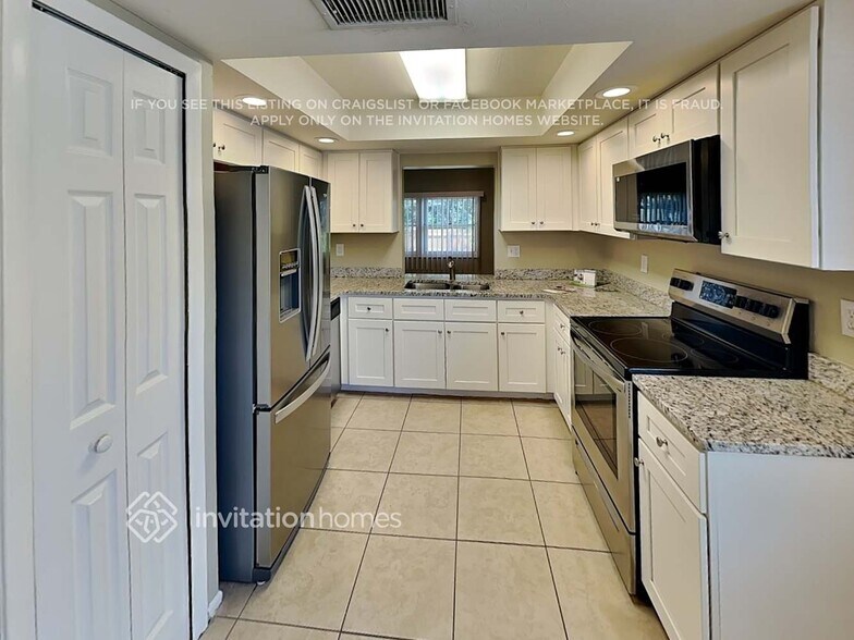 Building Photo - 2563 W Scarlet Oak Ct