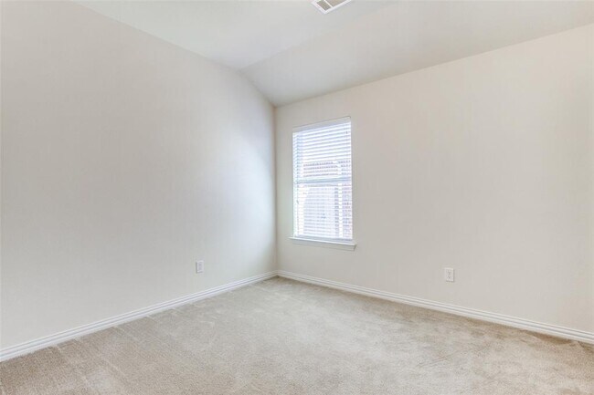 Building Photo - 329 Crosscreek Dr