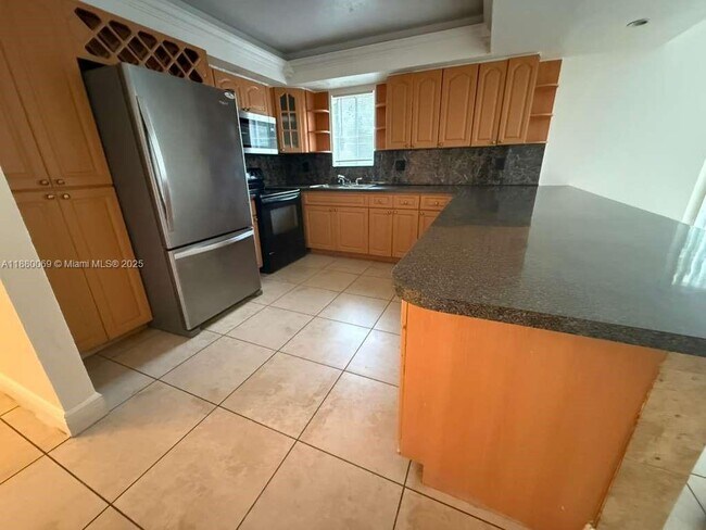 Building Photo - 2660 W 76th St