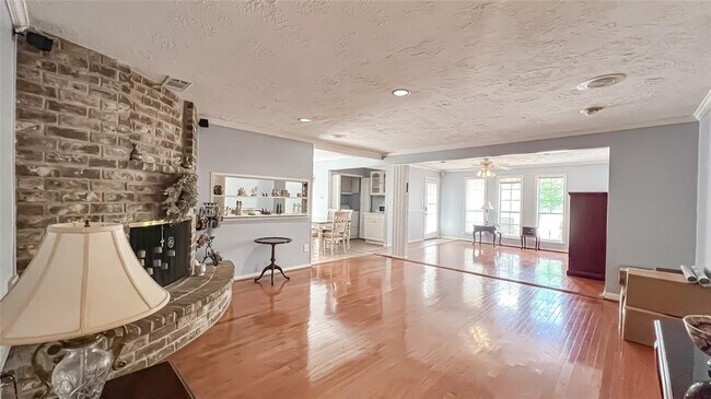 Primary Photo - 9206 Hendon Ln